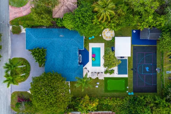 CASA SPUR | 8BR | Basketball + Pool + Firepit + BBQ + Minigolf
